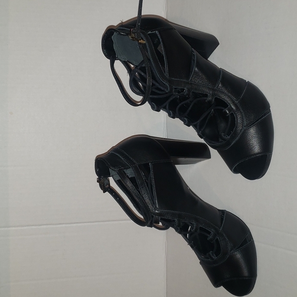 Sexy! JORGE BISCHOFF BLACK LEATHER strappy block heel 6 - Picture 4 of 11